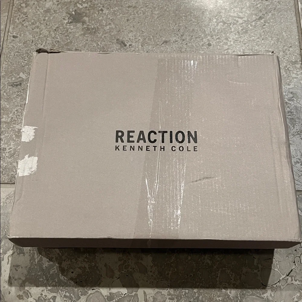 Reaction Kenneth Cole step out